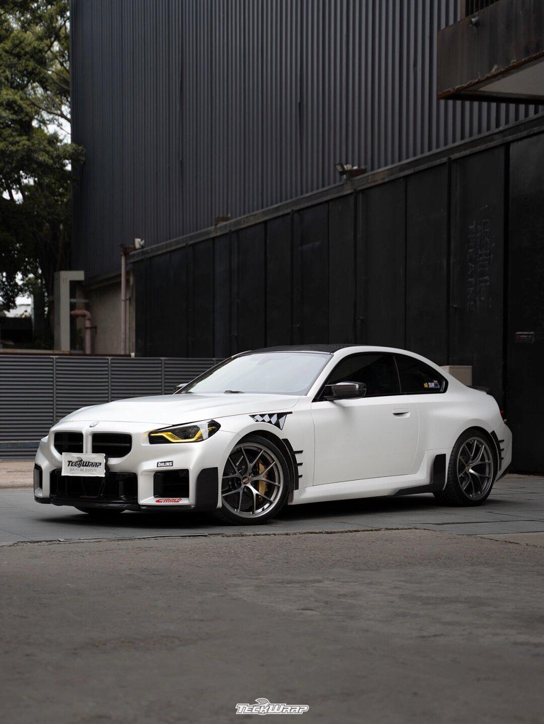 黑武士看多了,来看看白武士7215宝马改色膜