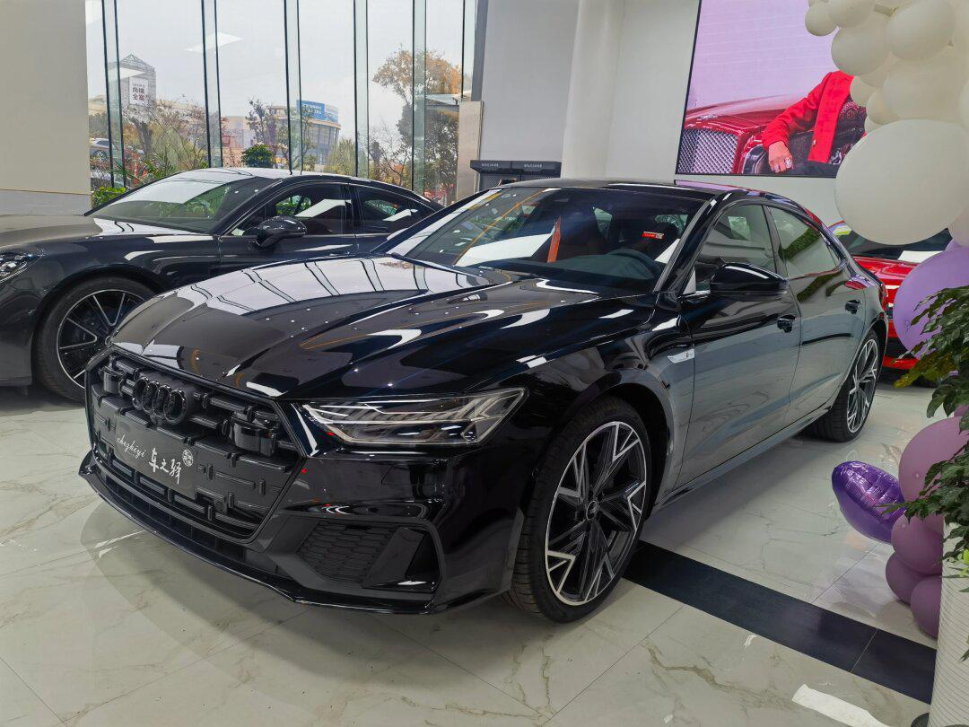 奥迪a7l 45 四驱 s-line 黑武士38.692