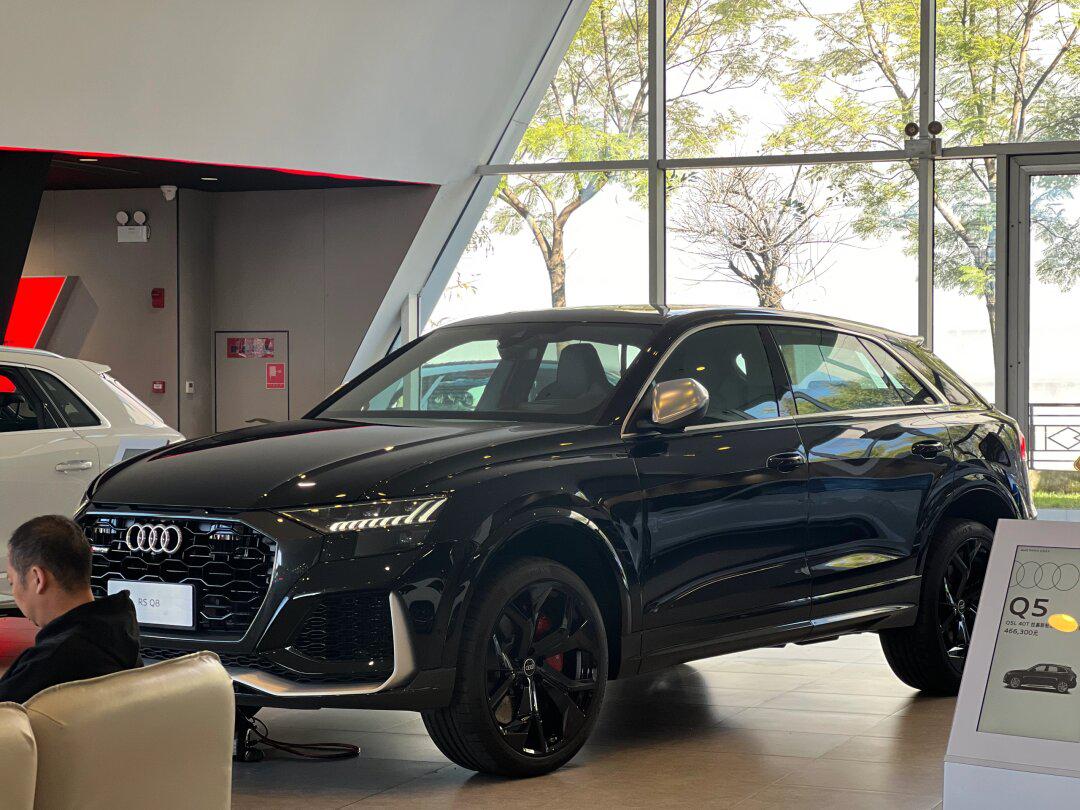 年度重磅车型 rsq8 到店 4.0t v8 双涡轮增压 600匹马力 800牛