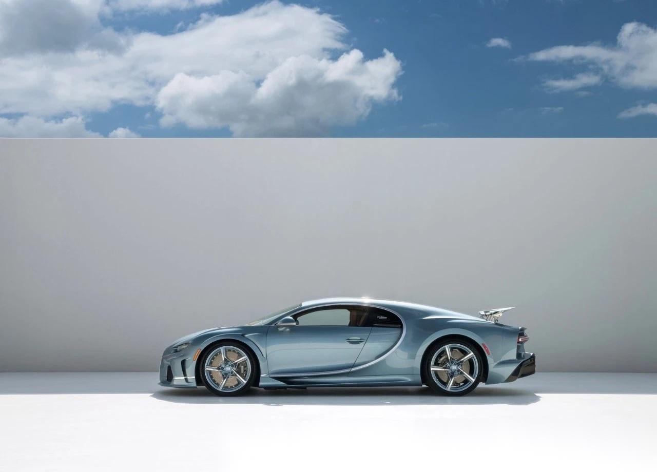 布加迪发布了一款特别版新车的官图,新车名为"chiron super sport