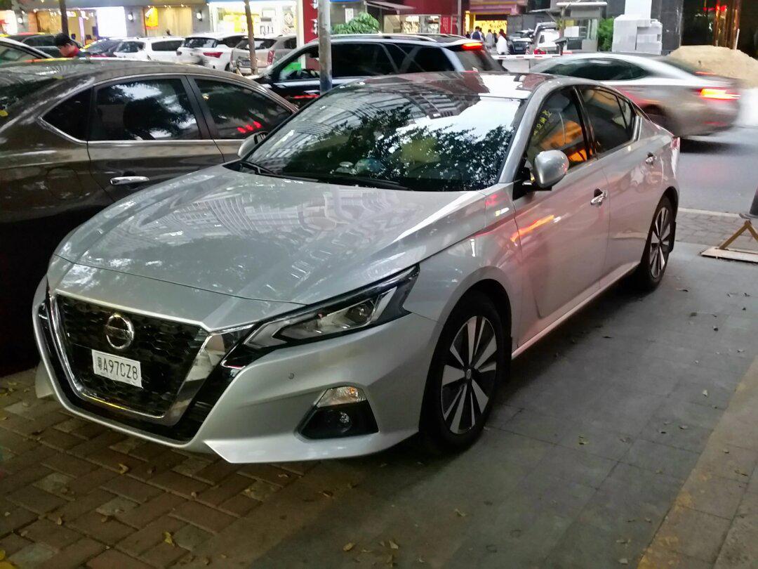 三年前无意间看到一台月光银的天籁