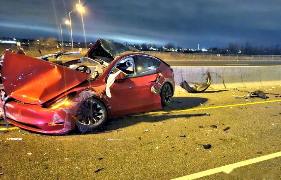 一起特斯拉车祸今日刷屏美国.