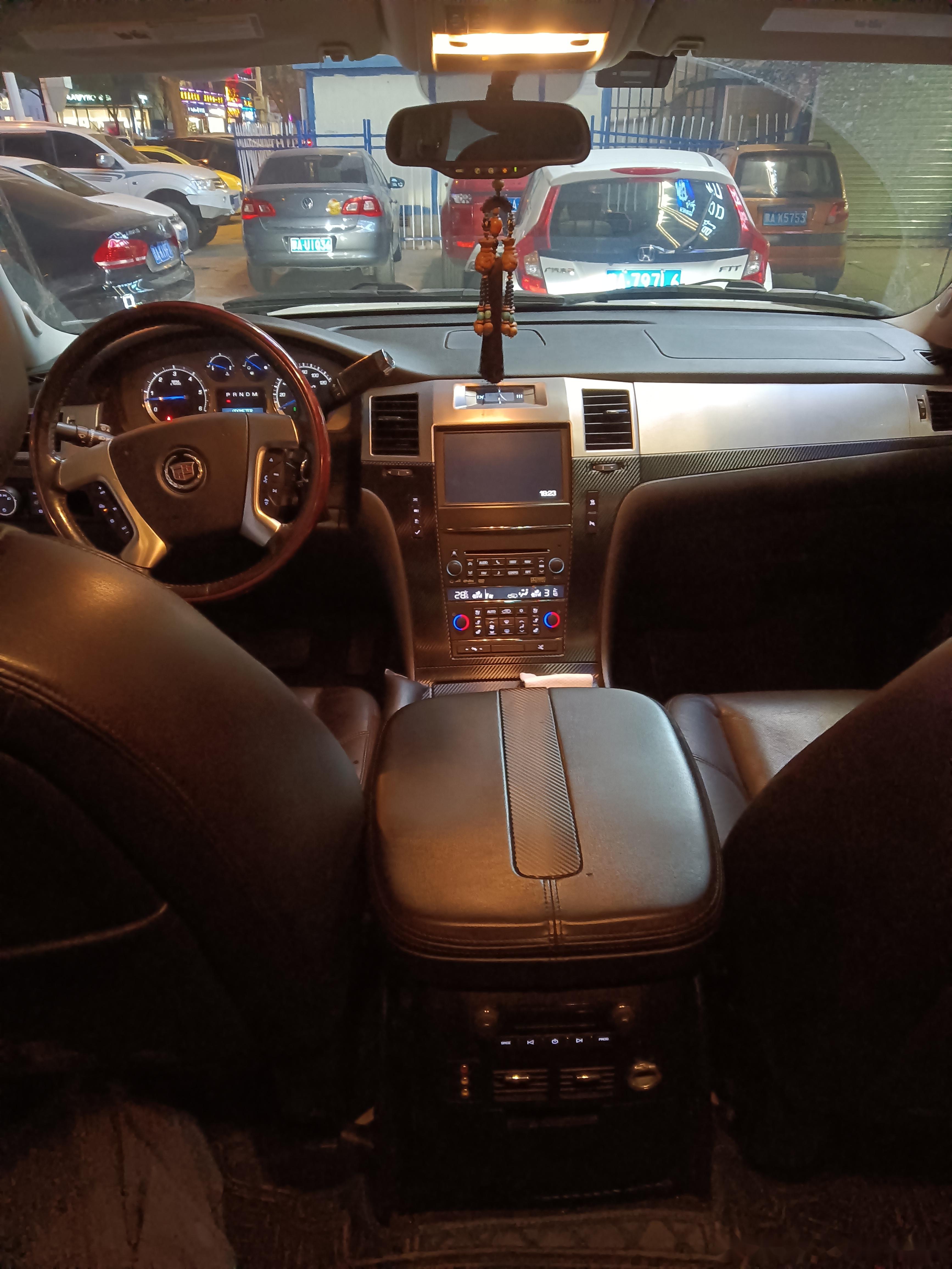 11年凯迪拉克大皮卡ext6.