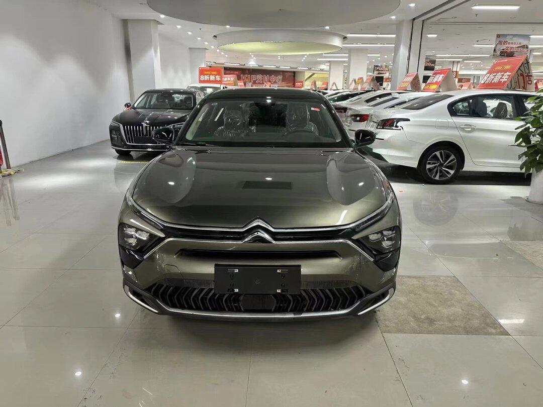 成都新车批发凡尔赛