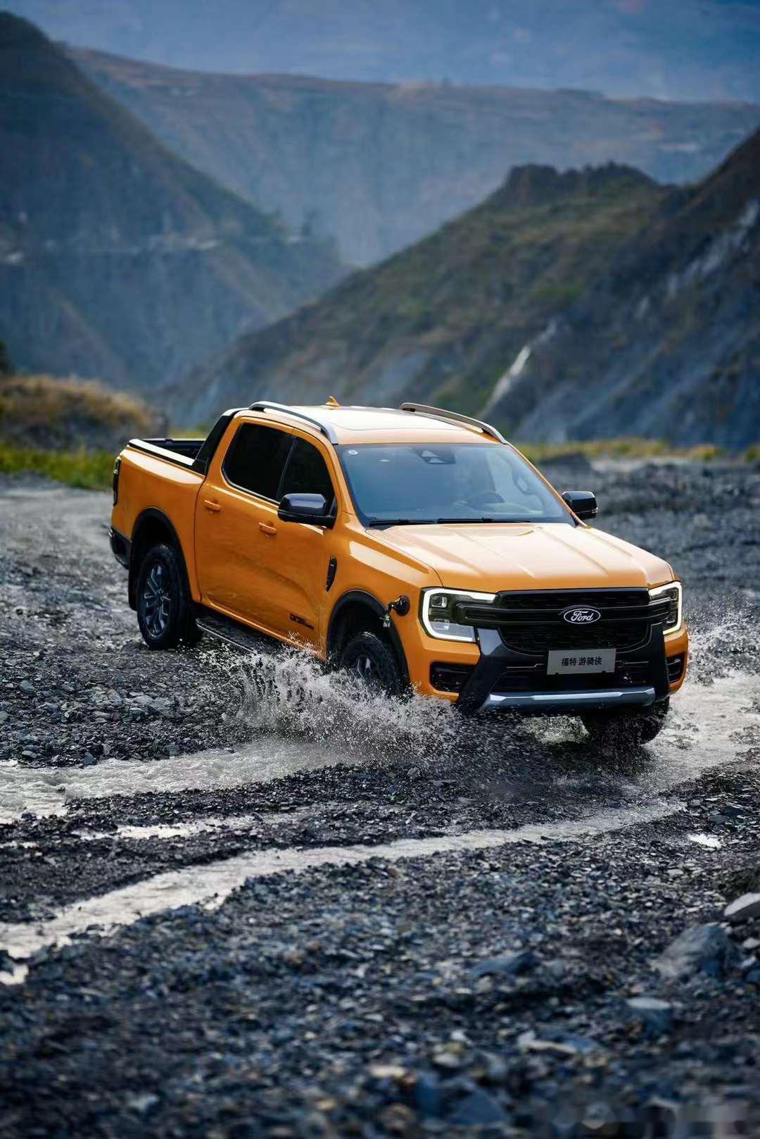 皮卡 已经从单一的工具车 转变成了生活方式的一种象征 户外出游的