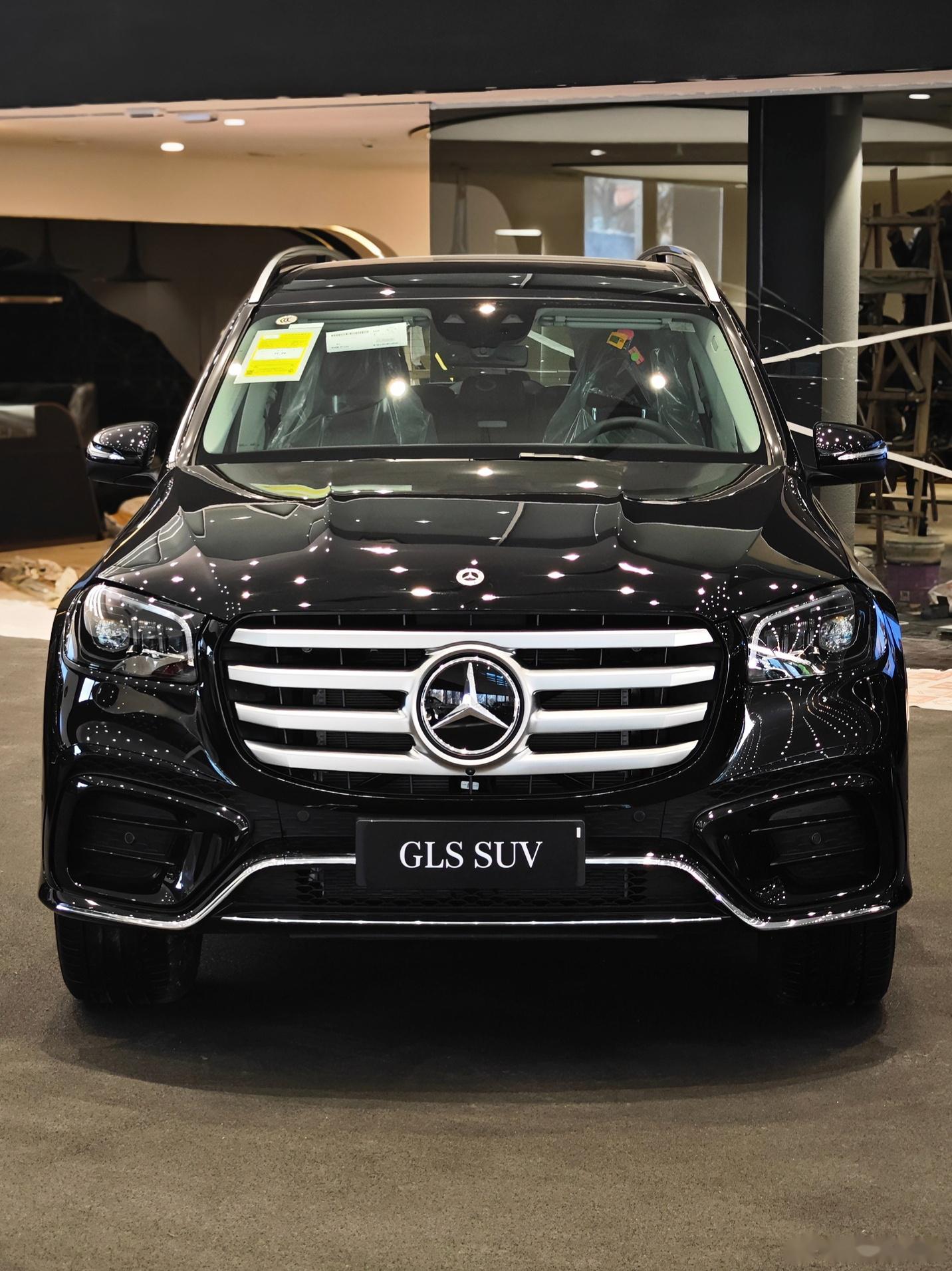 睡前发一车 中期改款奔驰gls400 大骨架子中网太难看了…… 这百万级