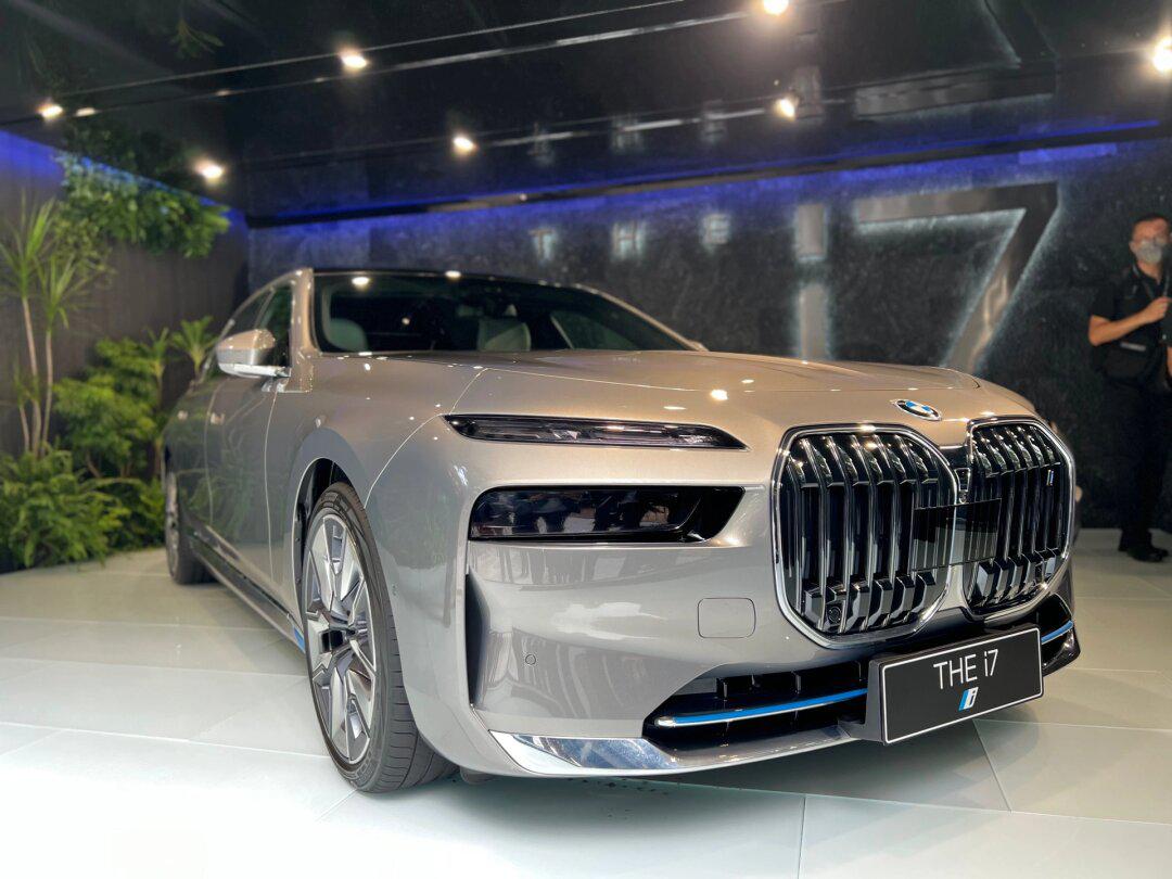 bmw 7系 岩石灰