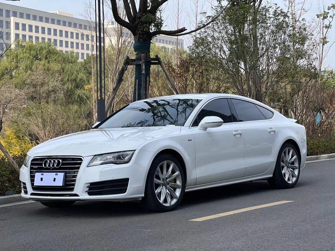 14年奥迪a7 50舒适 3.0t 333匹马力 运动座椅 座椅加热 后排独立空