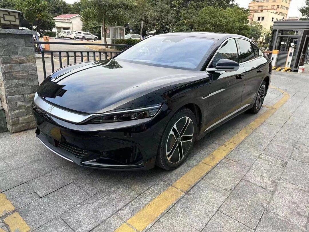 23款比亚迪汉ev冠军版605km指导价.22.98 .黑棕.100公里