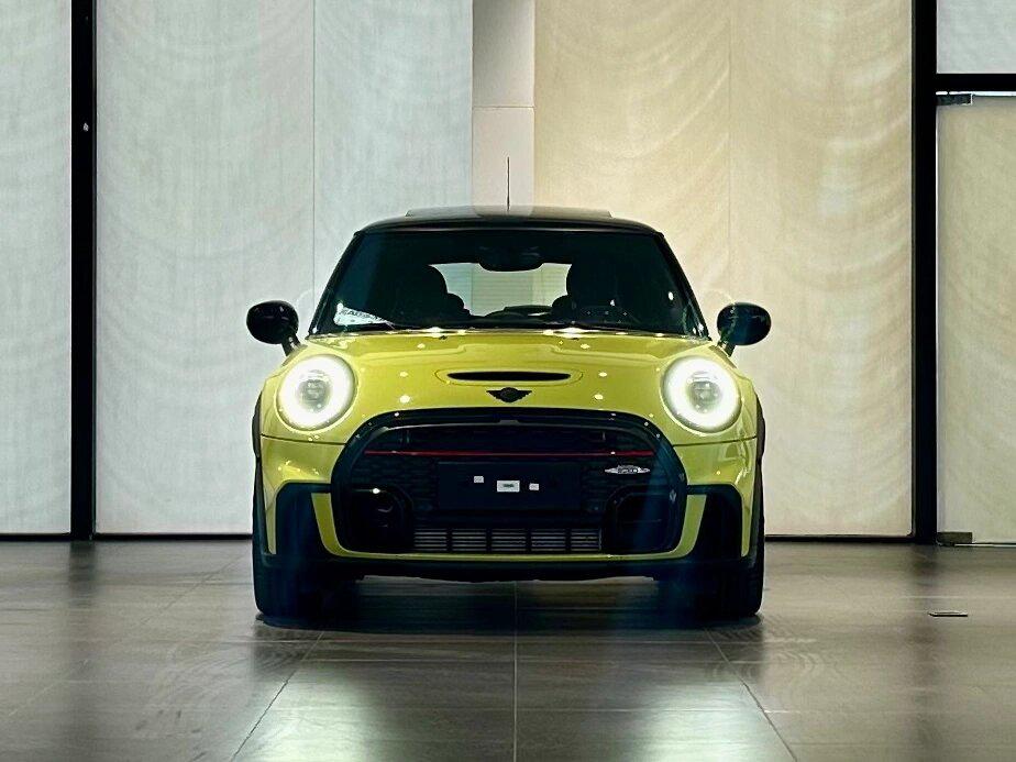 2023年mini f56 jcw all- in 少见青柠黄配色 座椅加热 哈