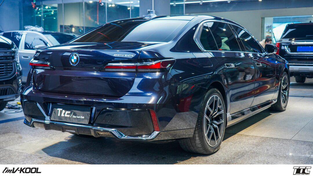 宝马i7威固隐形车衣完工