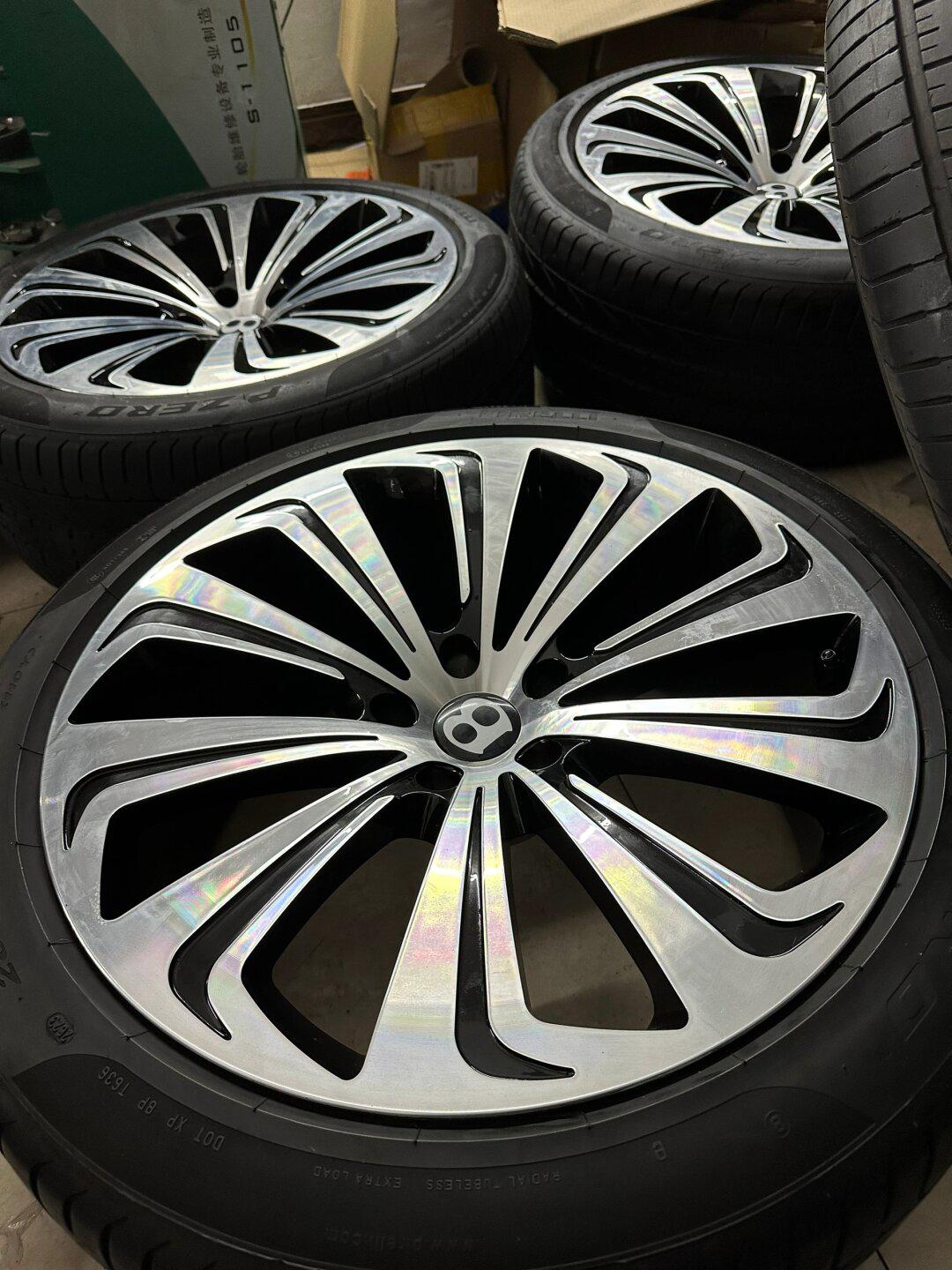 宾利添越原厂原车拆件22寸轮毅轮胎