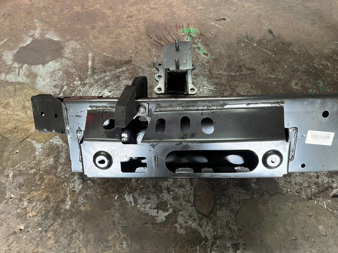 坦克500,前防撞梁带吸能盒,无损无撞击.360不议价.