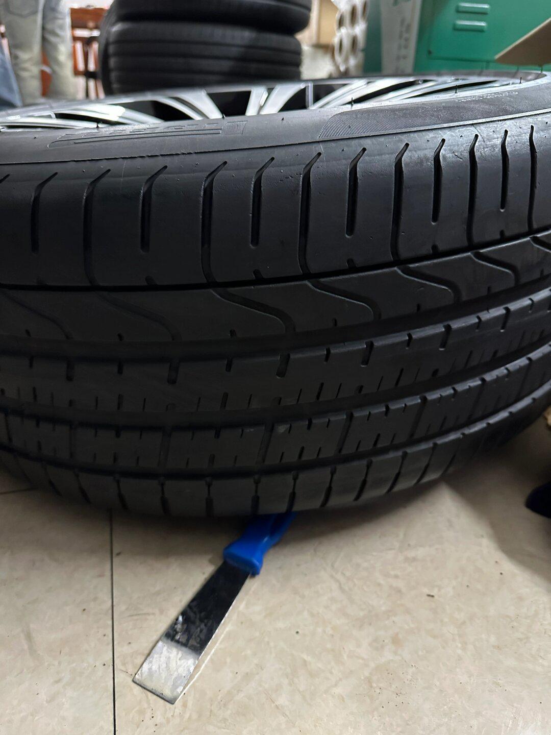 宾利添越原厂原车拆件22寸轮毅轮胎