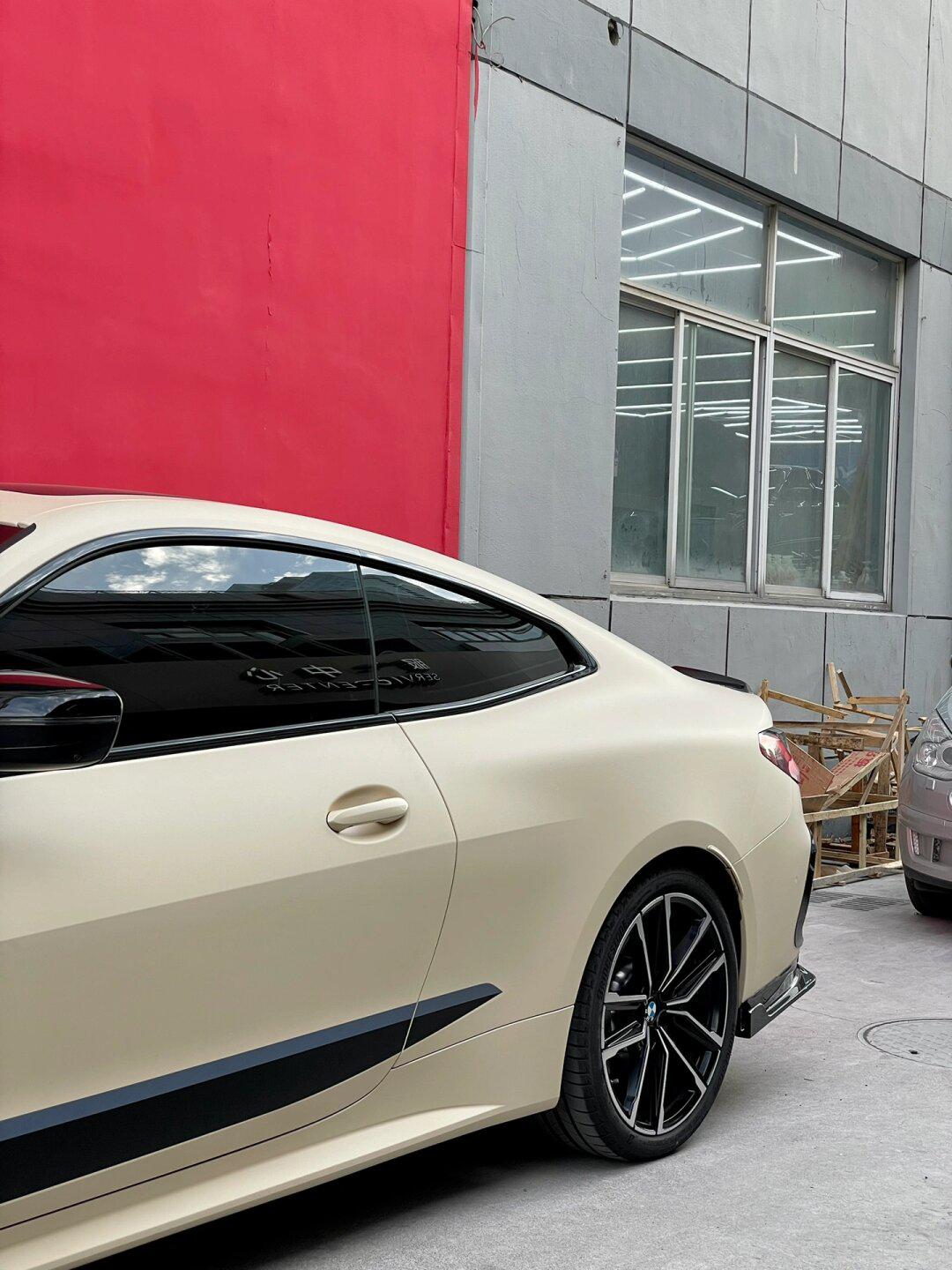 宝马4系改色贴膜卡其米兰 碳纤小包围