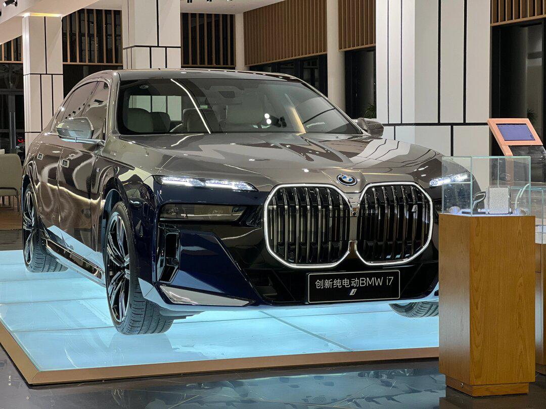 璀璨夺目大宝马i7 我超爱