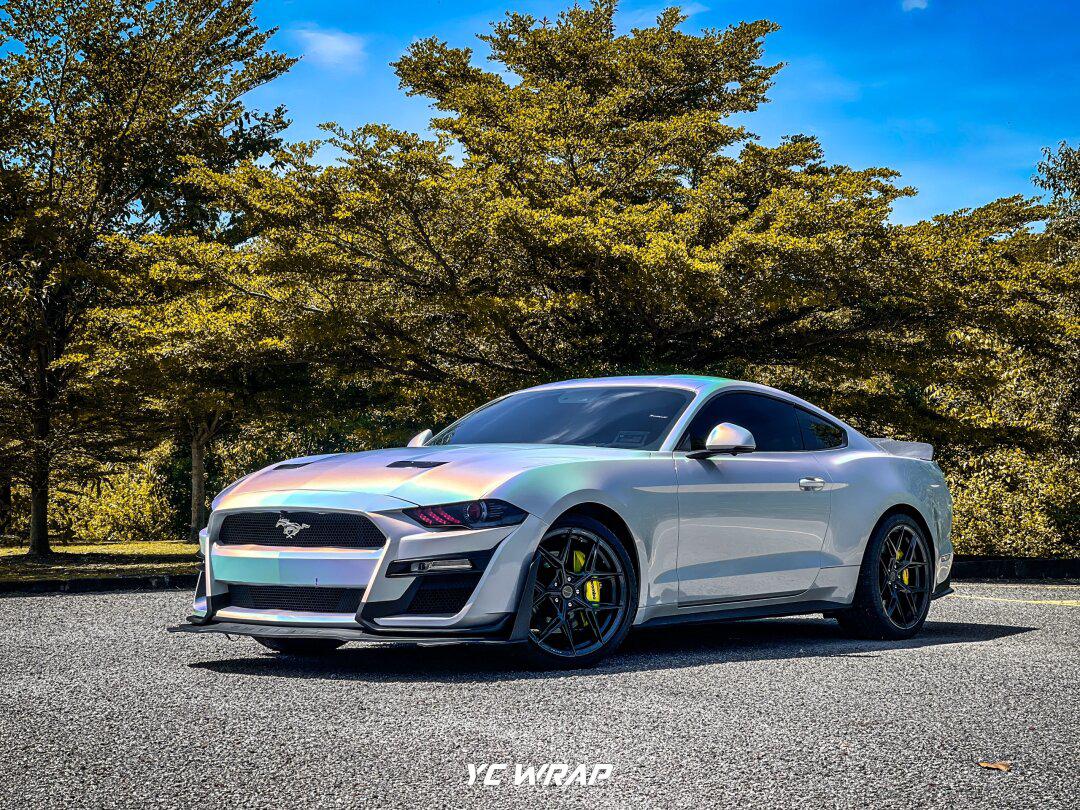 ford mustang改色贴膜案例(液态镭射白)