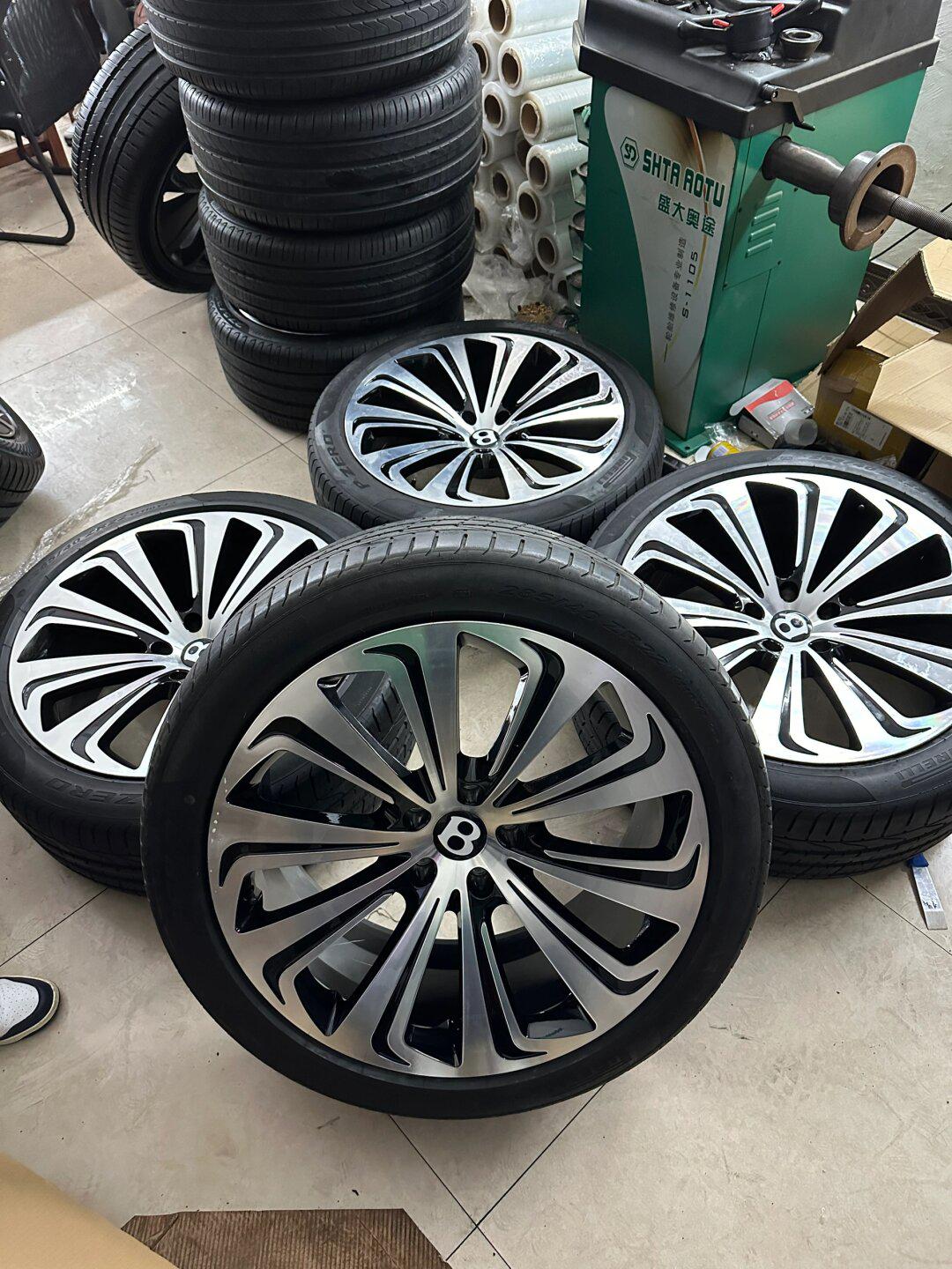 宾利添越原厂原车拆件22寸轮毅轮胎