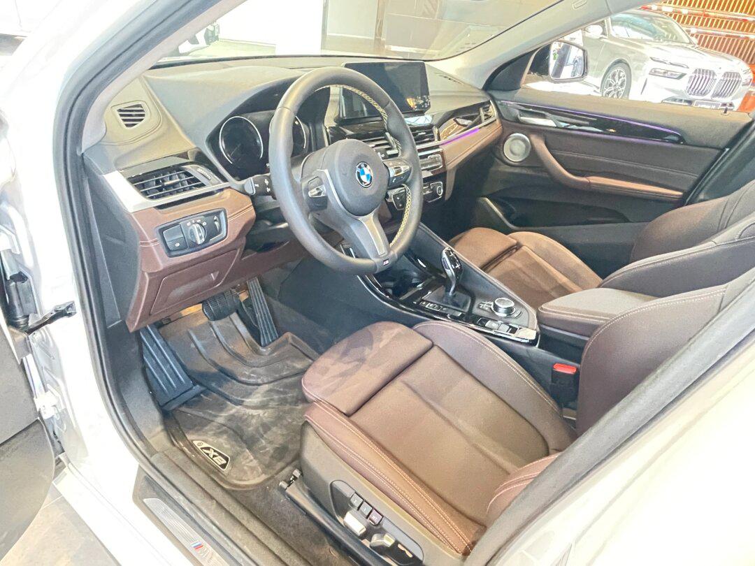 宝马x2是华晨宝马旗下的紧凑型suv,搭载12.