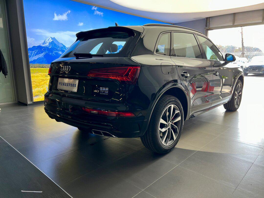 24款奥迪q5l 40豪华动感 欧皮卡棕 免税车