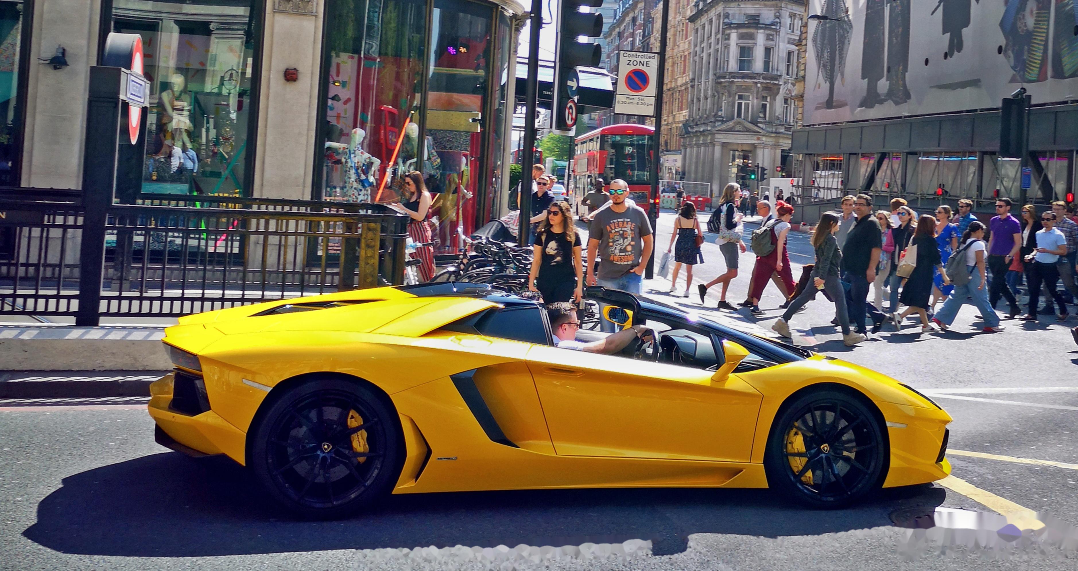 英国(伦敦) 兰博基尼 aventador lp700-4 roadster