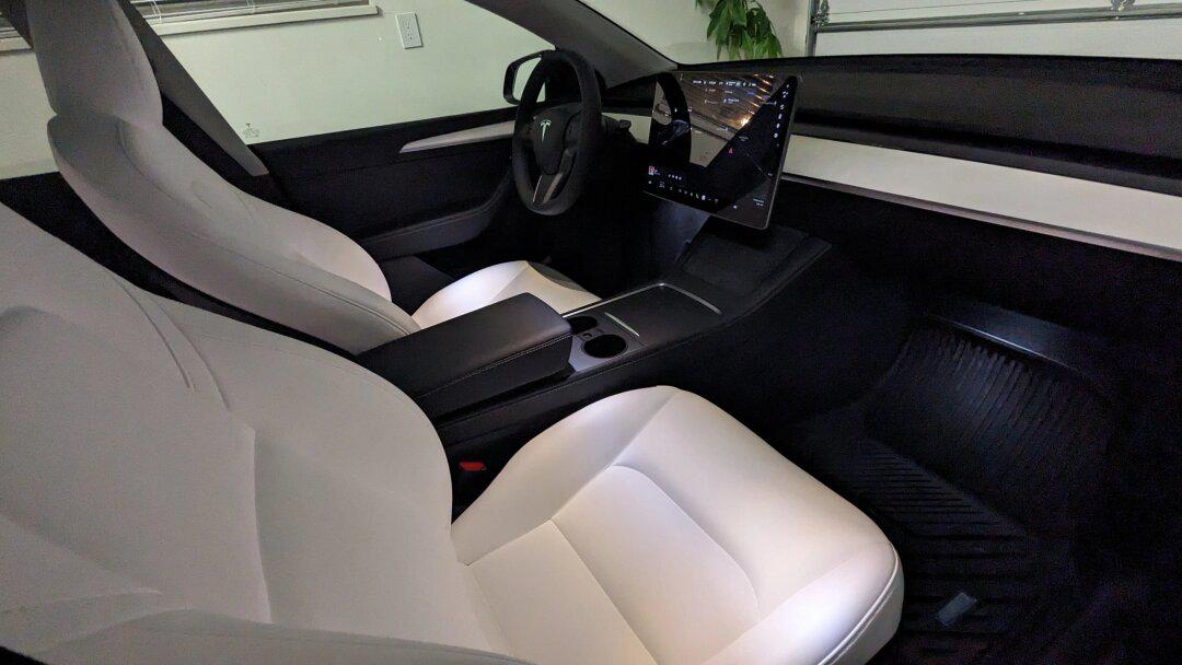 9896特斯拉model y长续航提车一个月