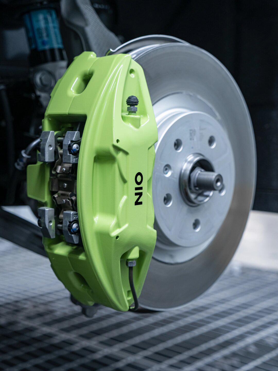 青草绿活力溢出屏幕98蔚来ec6卡钳改色