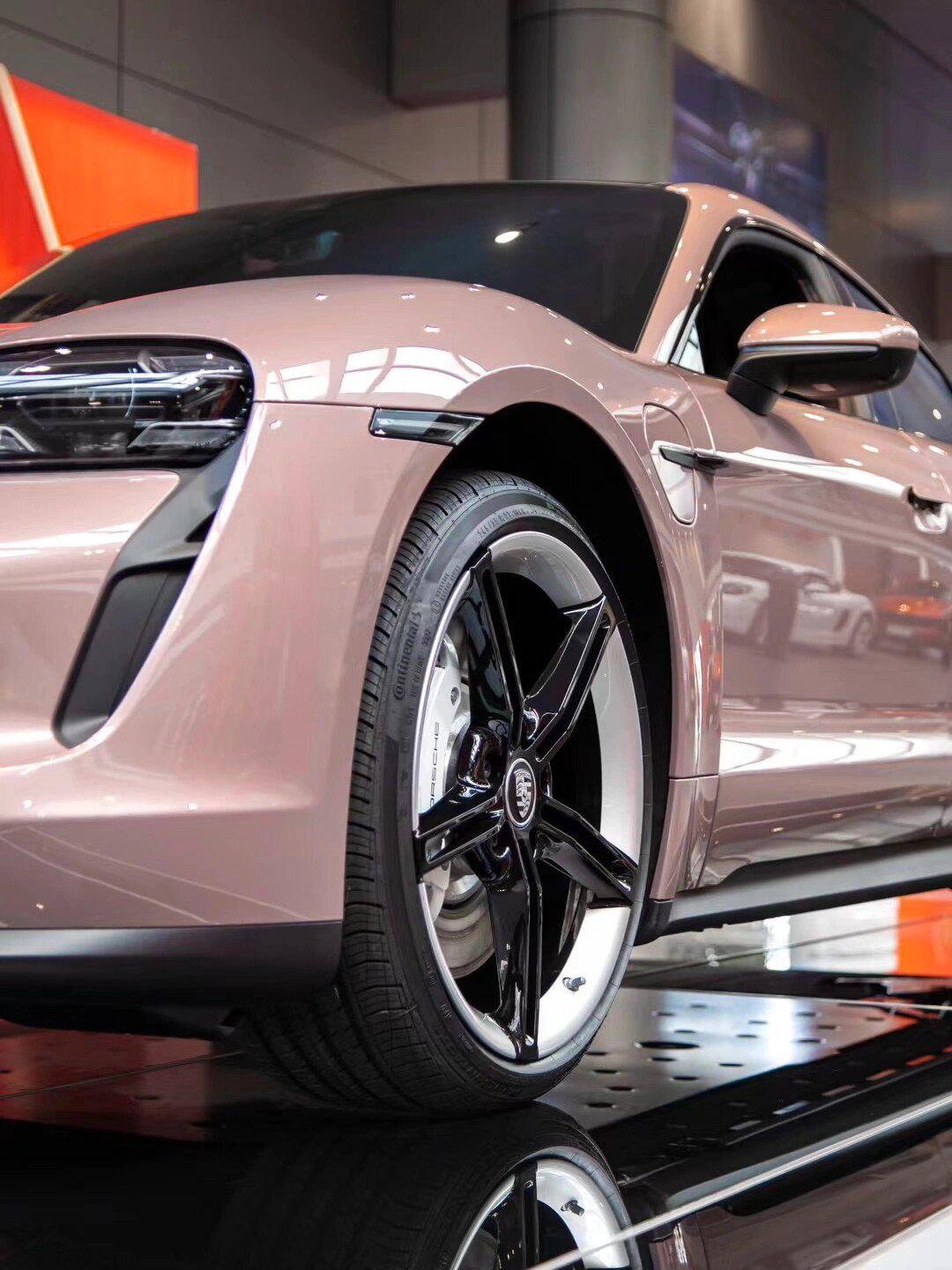 taycan冰莓粉93长在审美点上的梦中情车7515_保时捷taycan社区