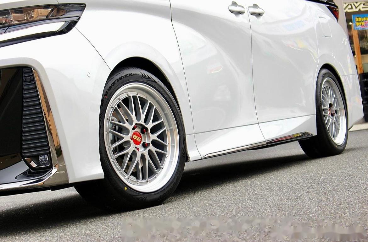 新款威尔法改装日本bbslm轮毂20寸的