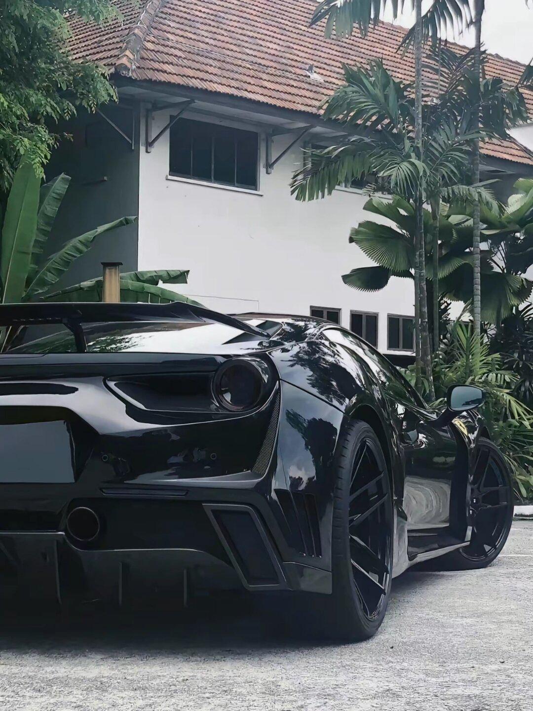 迪拜豪车 | 为"新"车辆找到新的主人