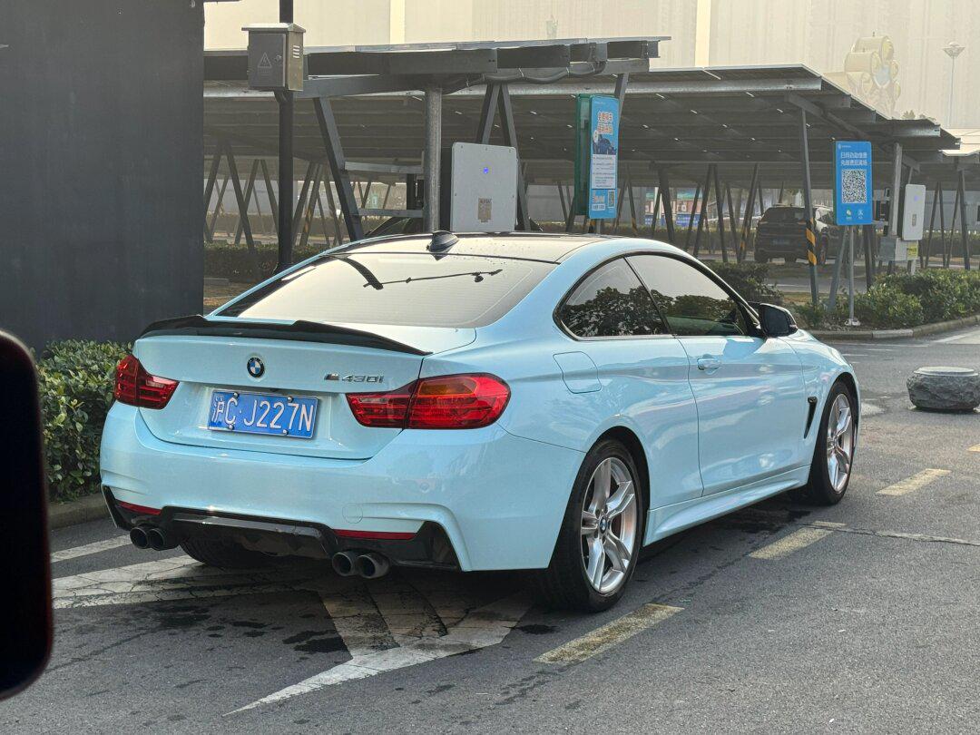 蒂芙尼蓝宝马420 b48