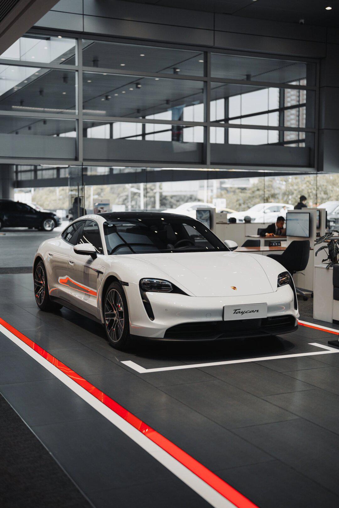 百万级豪华电动车首选~保时捷 taycan