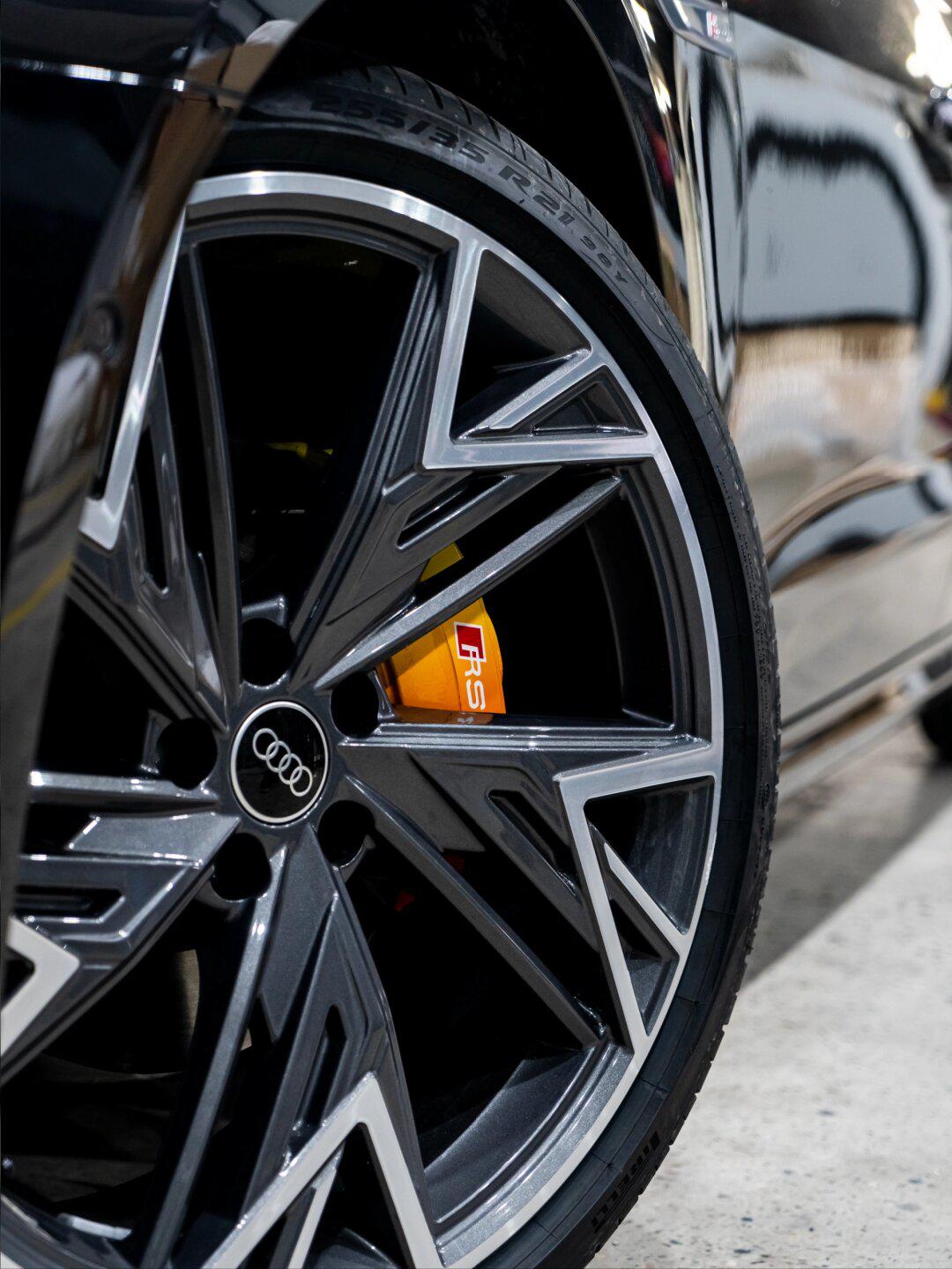 卡钳这么做才好看9909奥迪a7l卡钳改色