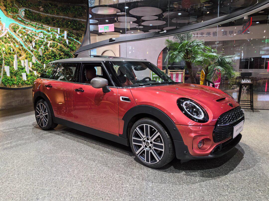 clubman日不落红现车一台