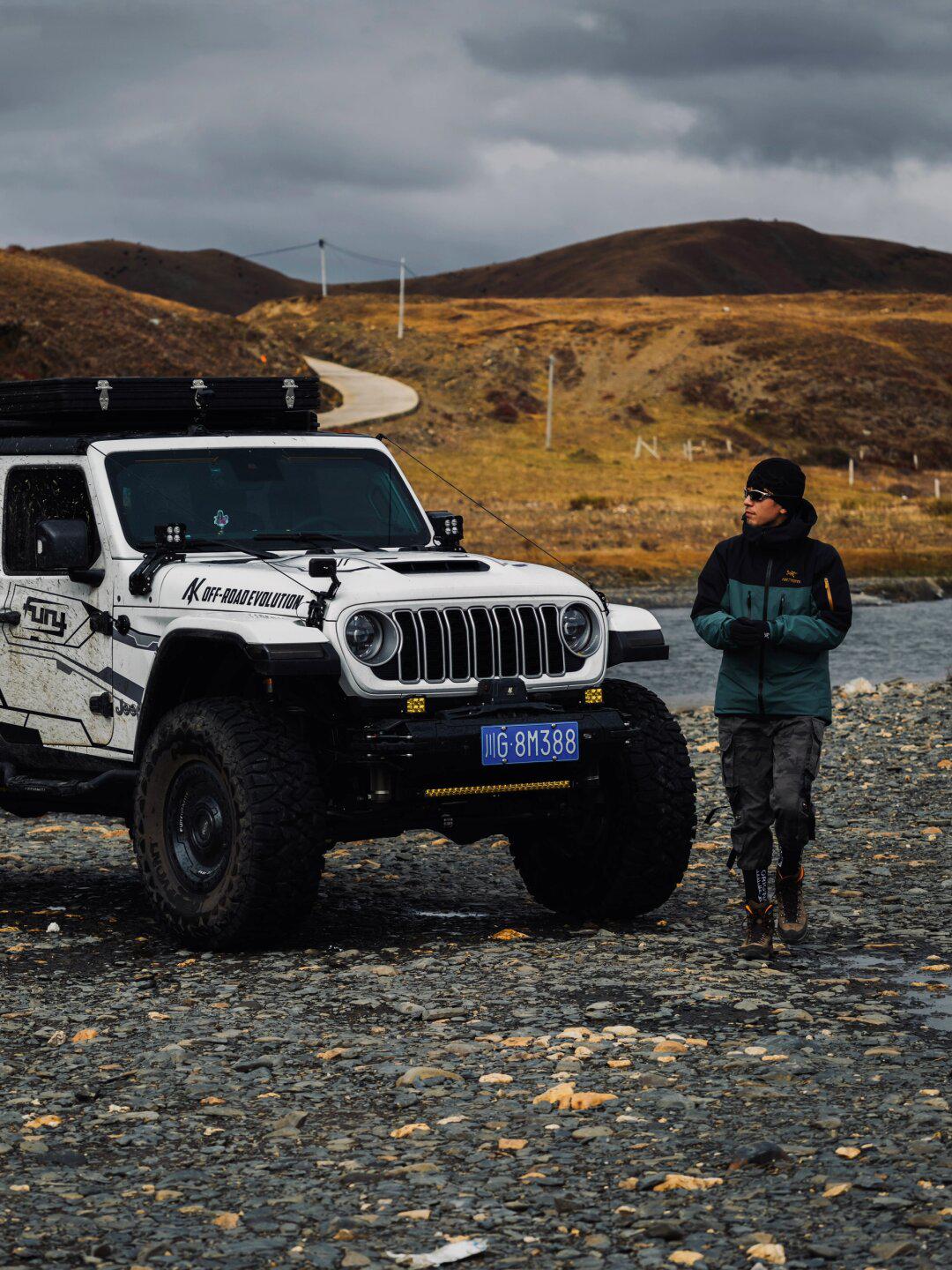 你的牧马人车顶装了什么?