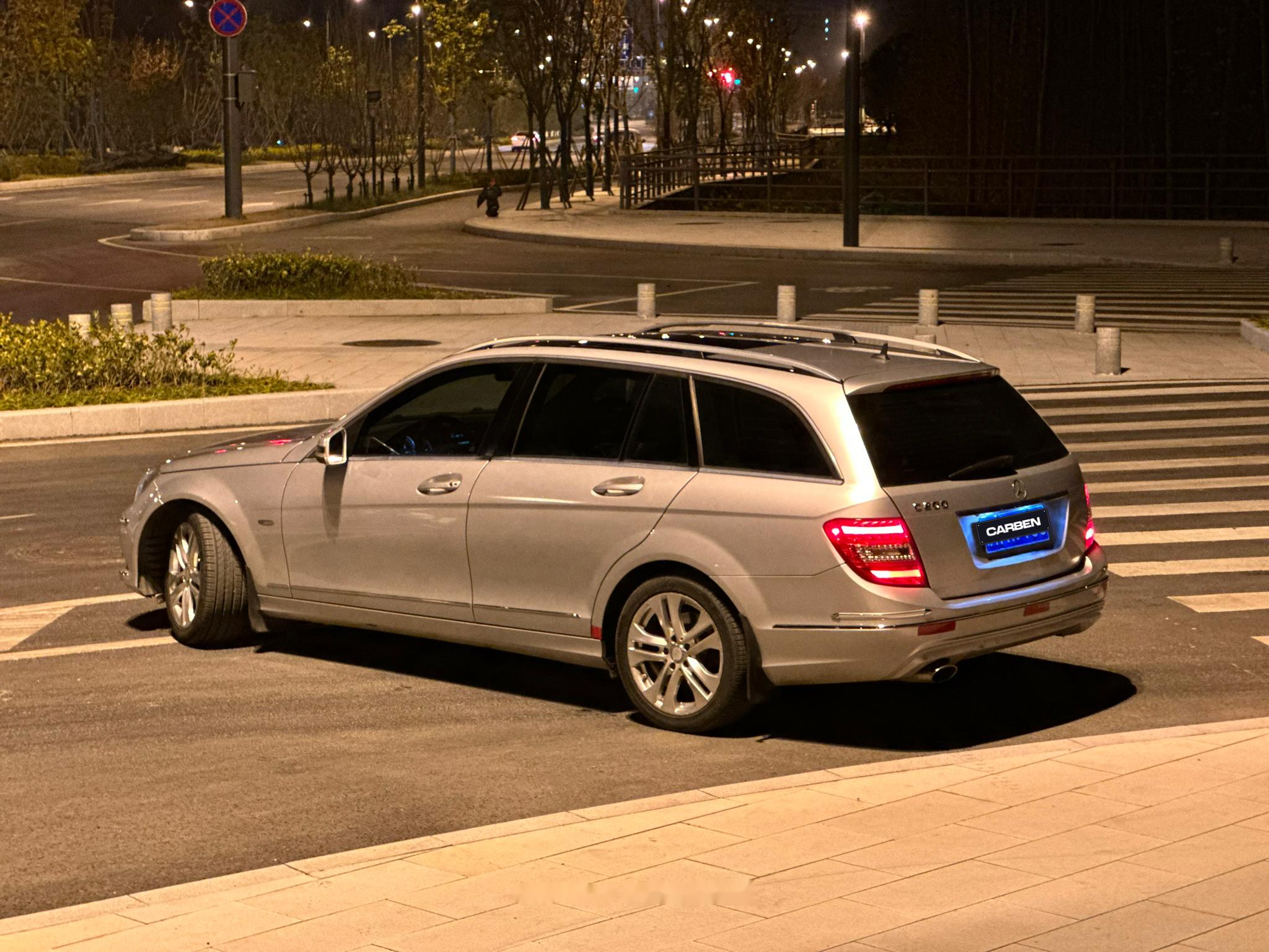 12年奔驰c200旅行版 瓦罐姿态是有了 动力不重要了 有无感兴趣的 想换