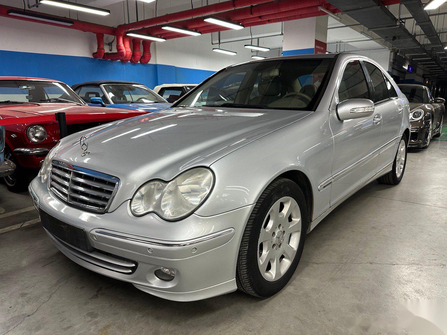 2007年登记京牌过户 经典奔驰c系 w203 c200 4缸机增压 银车黄内