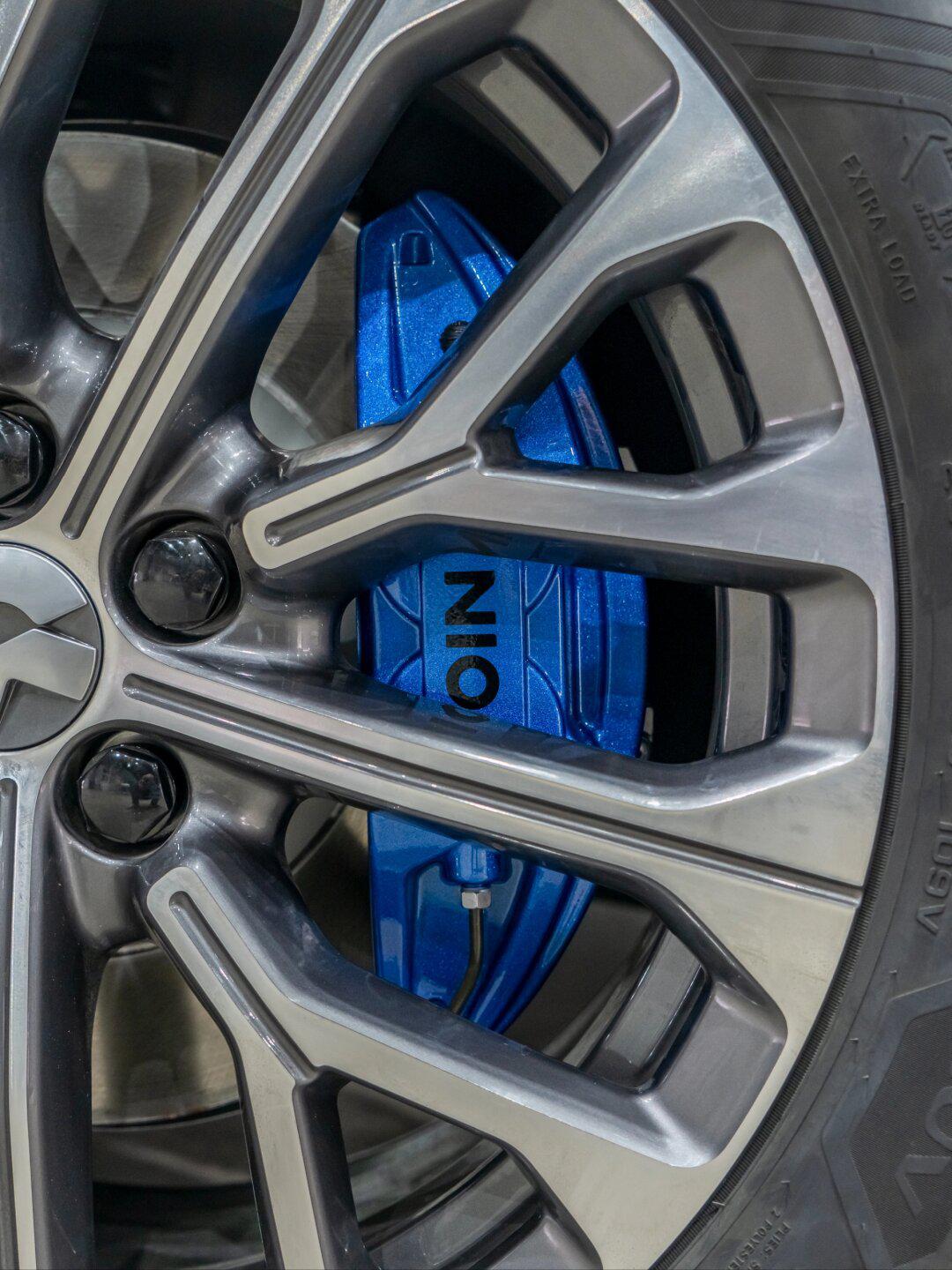 情绪稳定的颜色97蔚来ec6卡钳改色