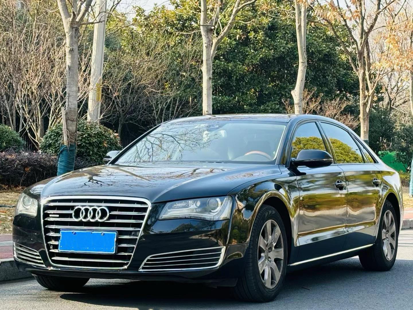 当前位置:>易车>社区>奥迪a8社区>老a8的气场真足,满满的商务气息!