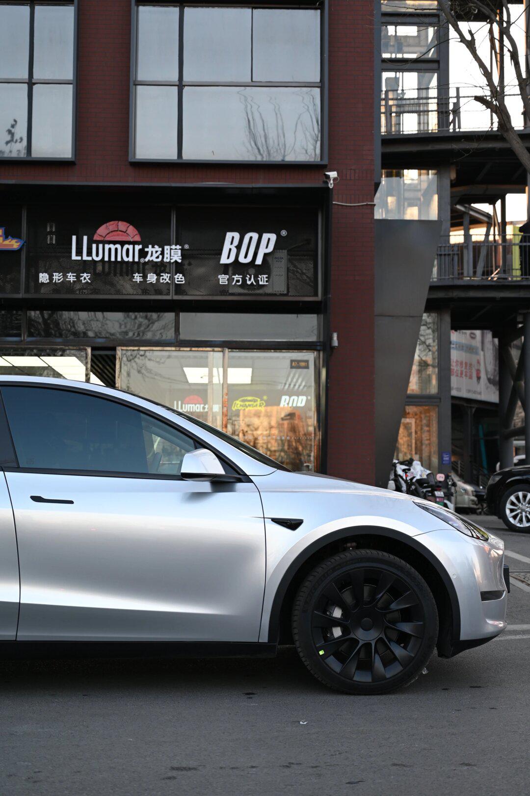 特斯拉y改色-超亮金属银