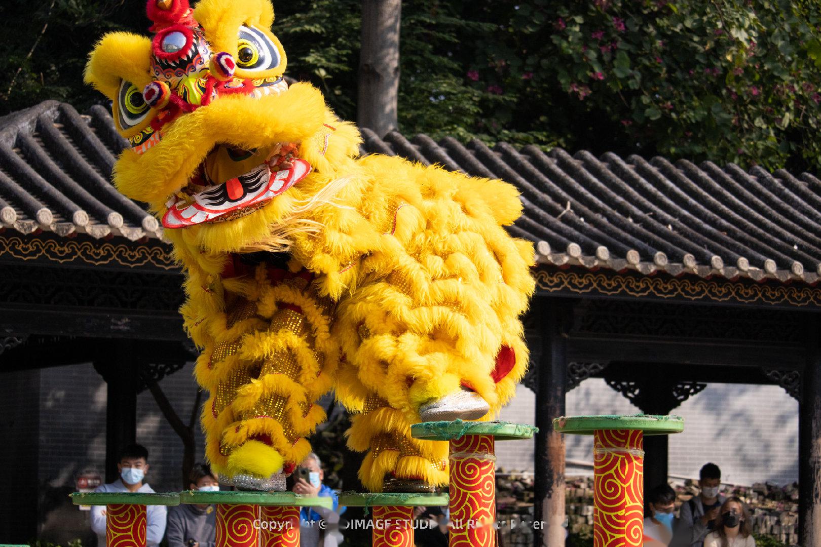 南狮又称,舞狮南狮北狮_大山谷图库