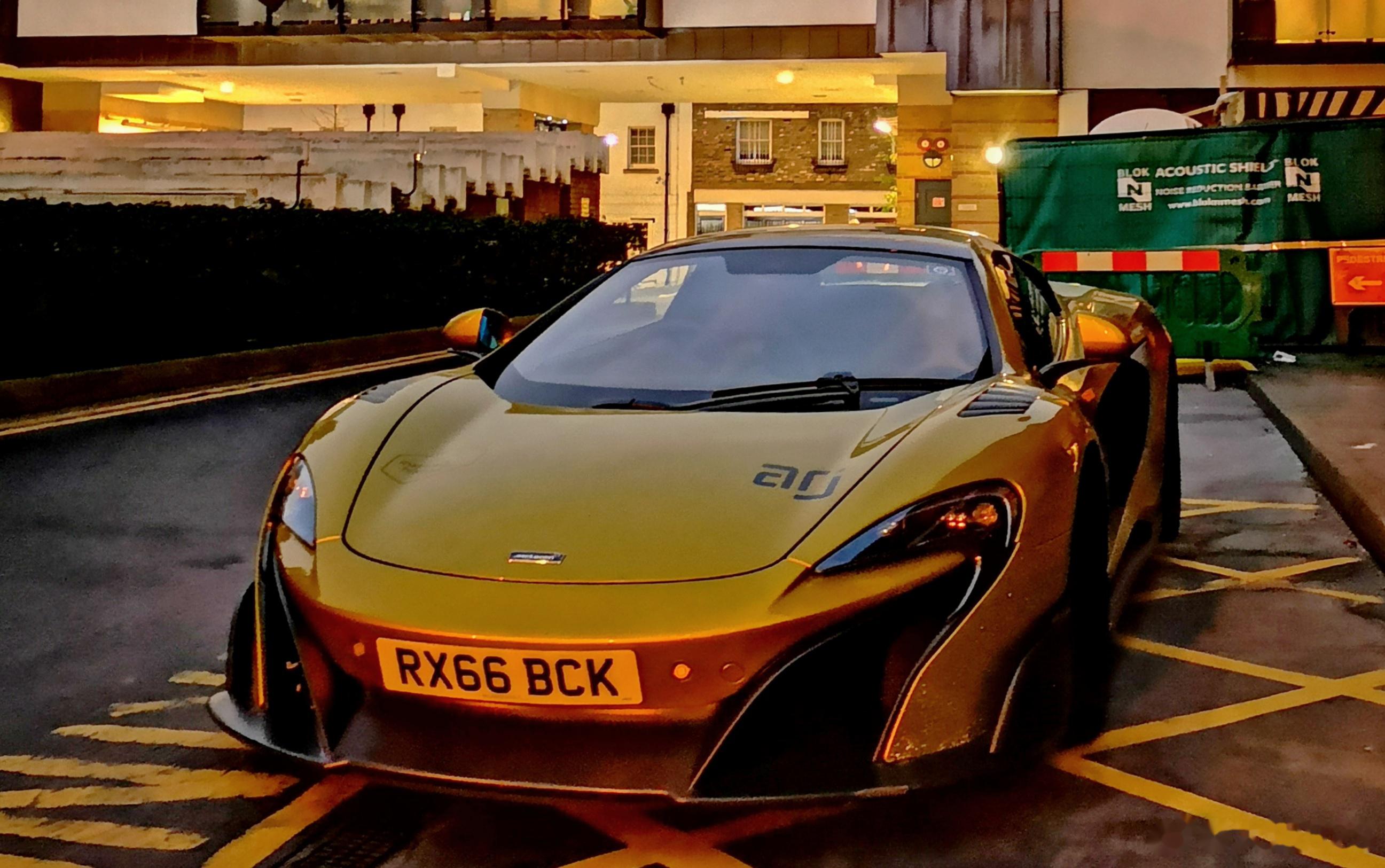 英国(伦敦) 迈凯伦 675lt (3-4)