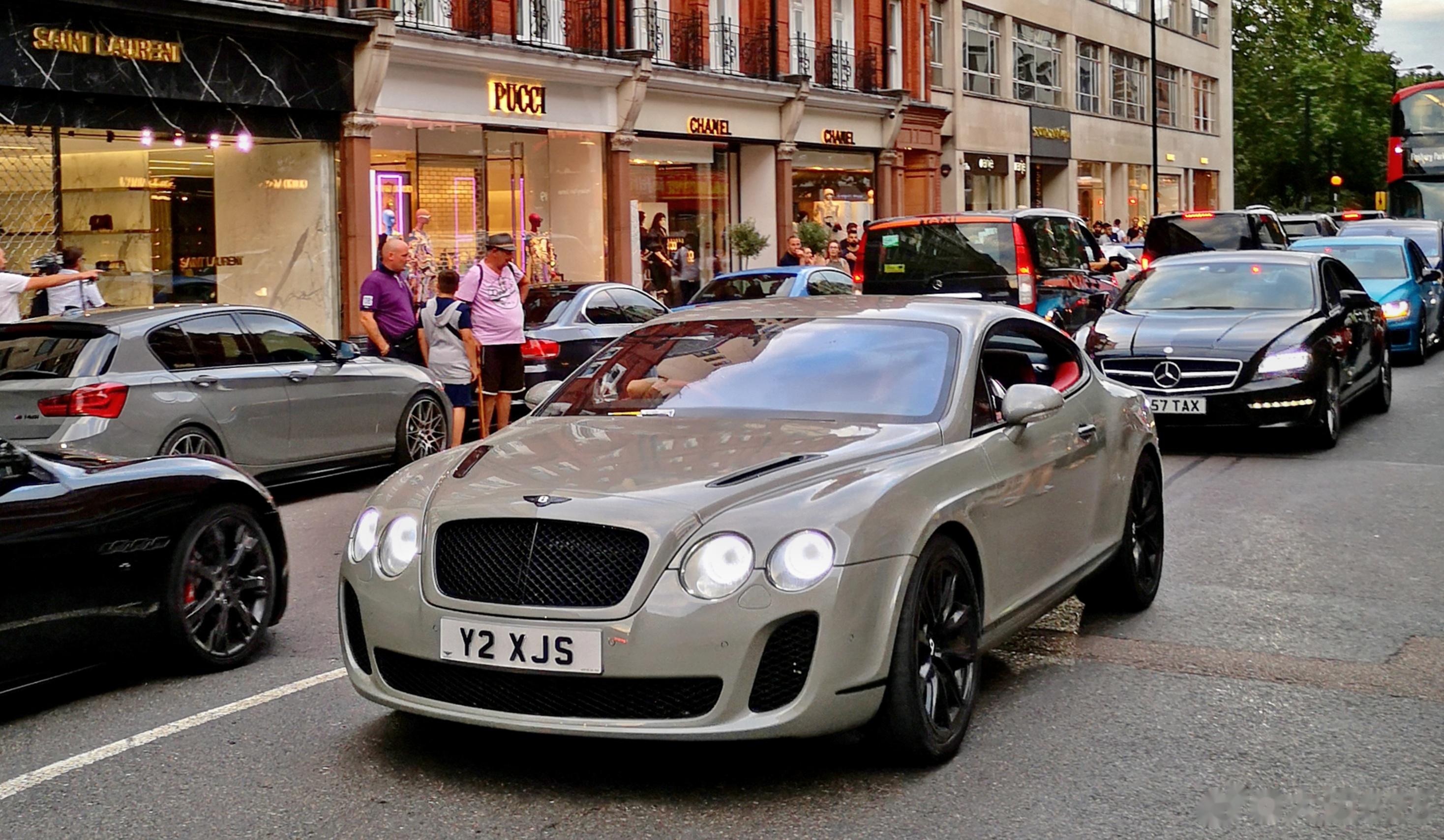 当前位置:>易车>社区>有钱人的社区>英国(伦敦)宾利欧陆supersports