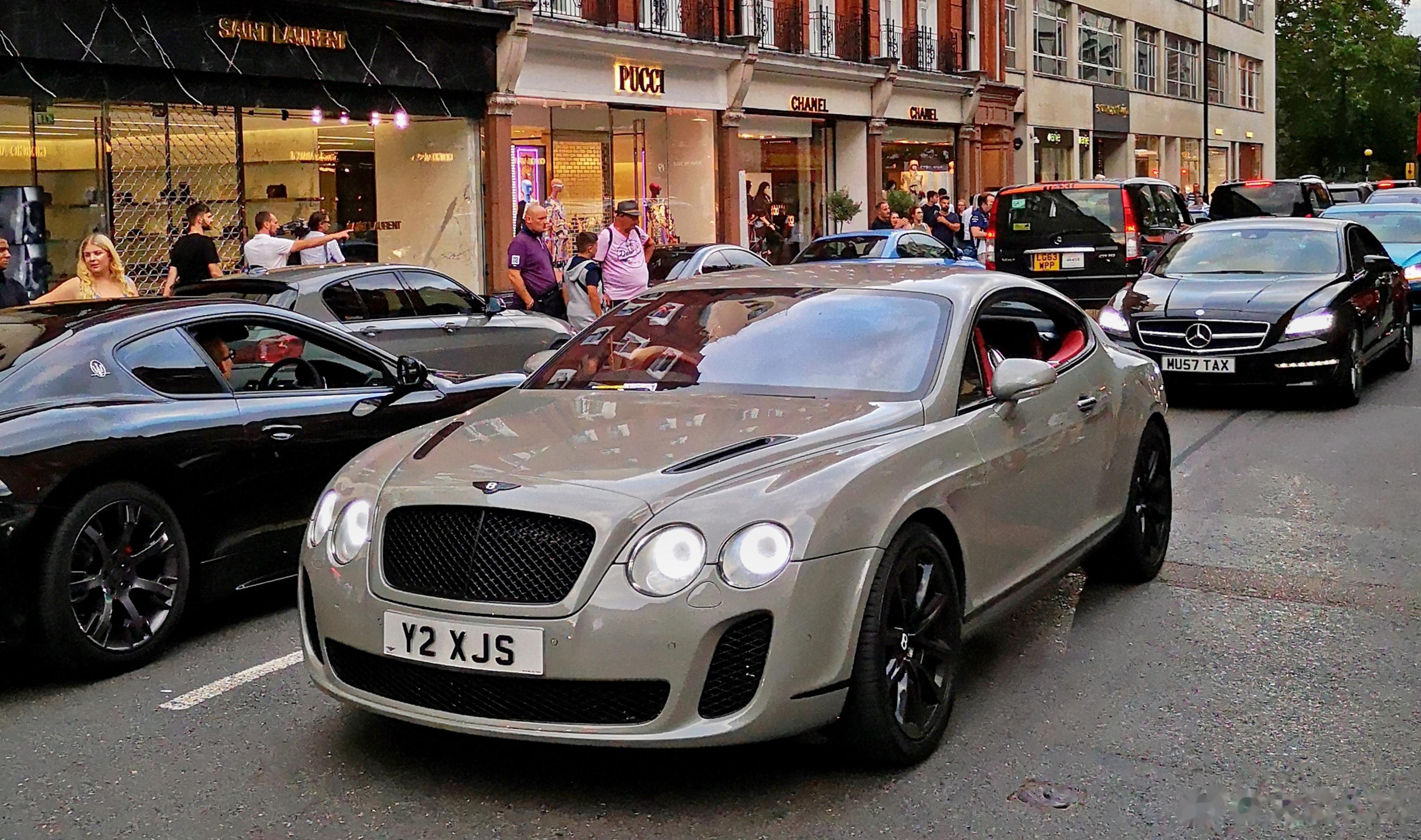 当前位置:>易车>社区>有钱人的社区>英国(伦敦)宾利欧陆supersports