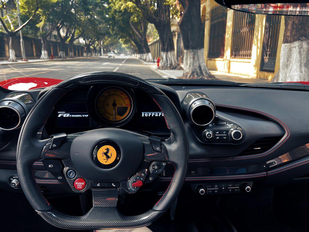 开了6600公里的法拉利f8现在还值多少个呢02