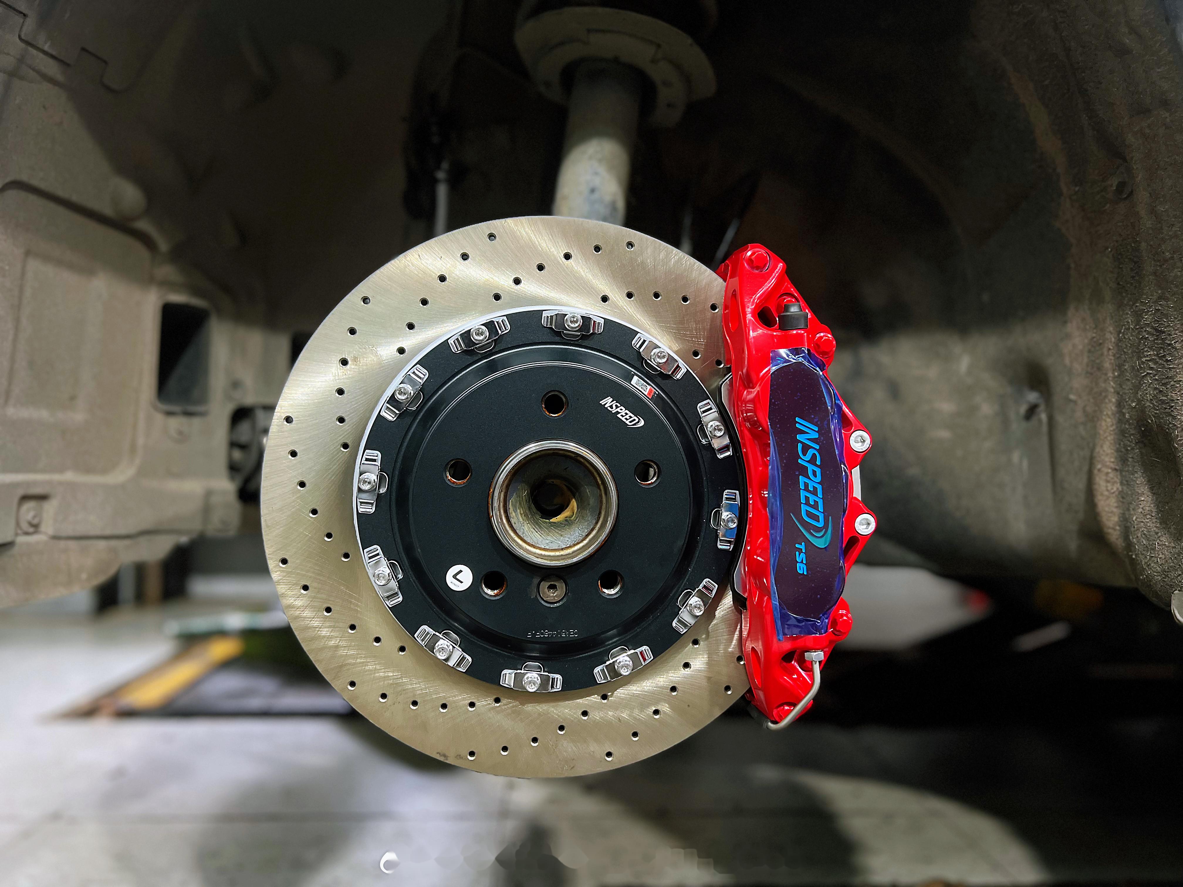 宝马320i刹车升级: inspeed ts6六活塞, 分体锻造卡钳 浮动碟