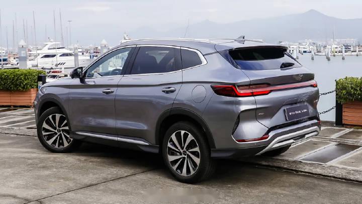 byd在珠海给弄一个海外媒体试驾宋plus dmi试驾,但是给的评价一般,这