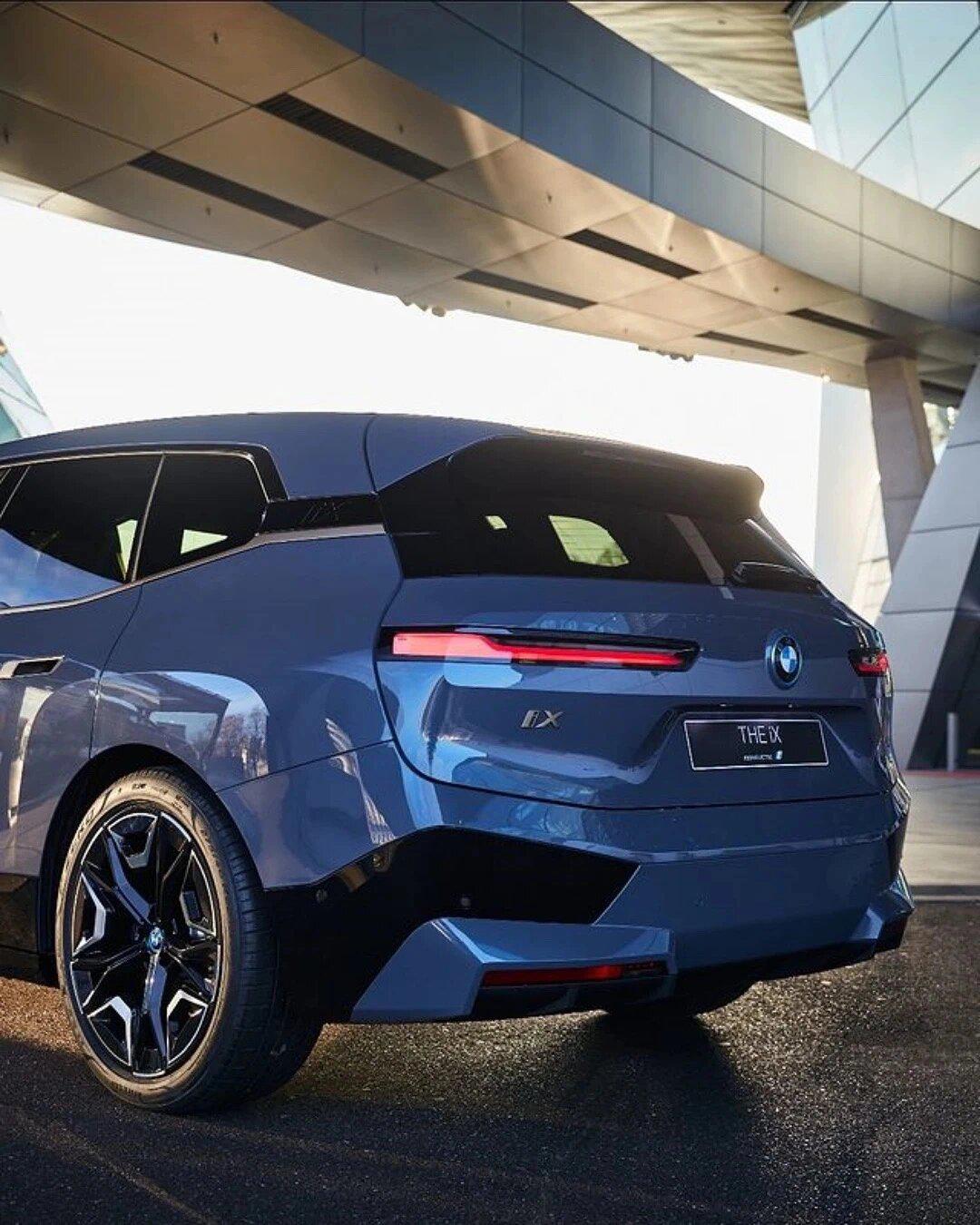 bmw宝马ix xdrive40i运动套装 风暴灰/摩卡 选装风暴灰16700