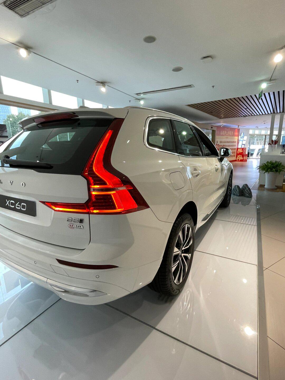 沃尔沃xc60颜色2020图片