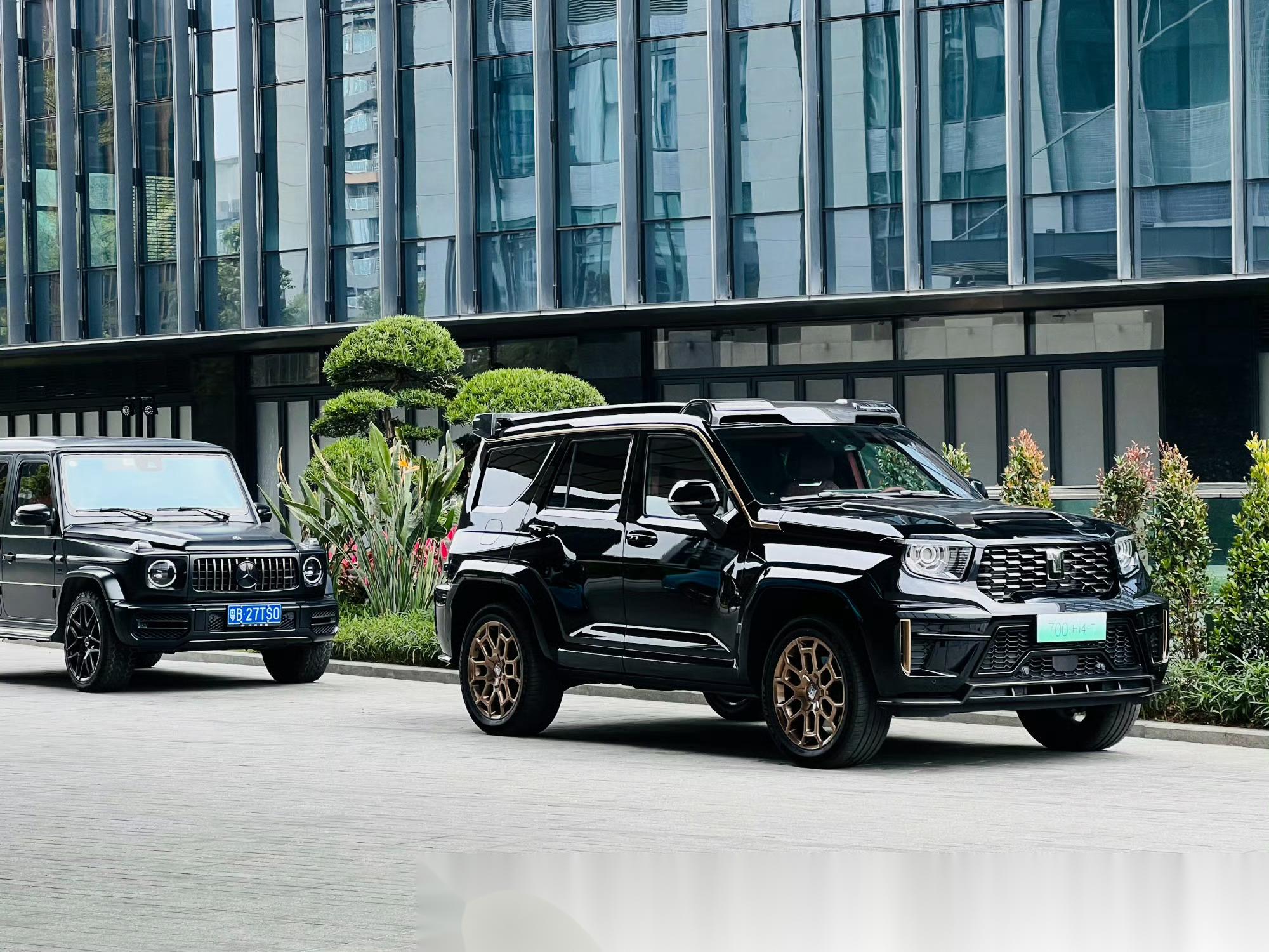 坦克700的气场真的比大g强如果非要说没大g强那就只差在了车标上